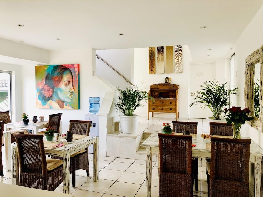 5 Options Guest House Bloubergstrand Esterno foto