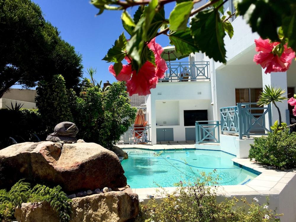 5 Options Guest House Bloubergstrand Esterno foto