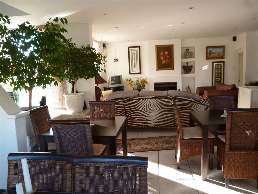 5 Options Guest House Bloubergstrand Esterno foto