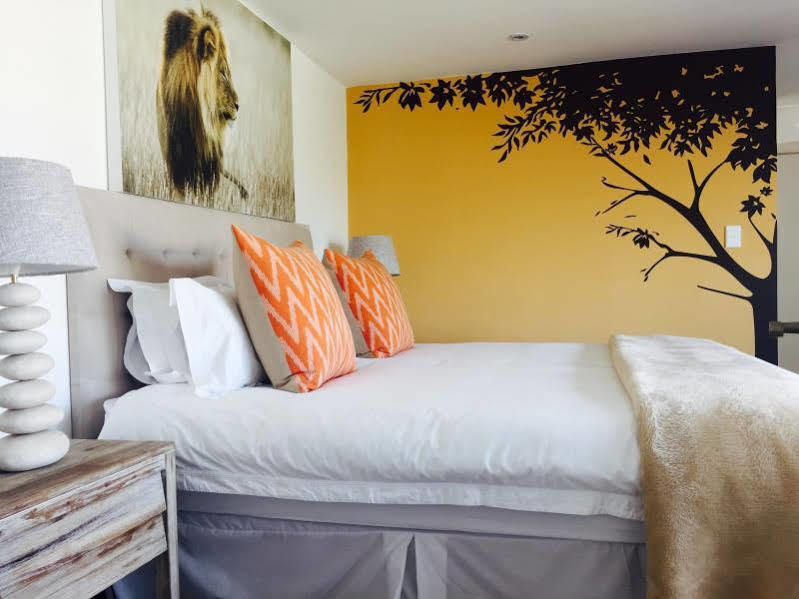 5 Options Guest House Bloubergstrand Esterno foto