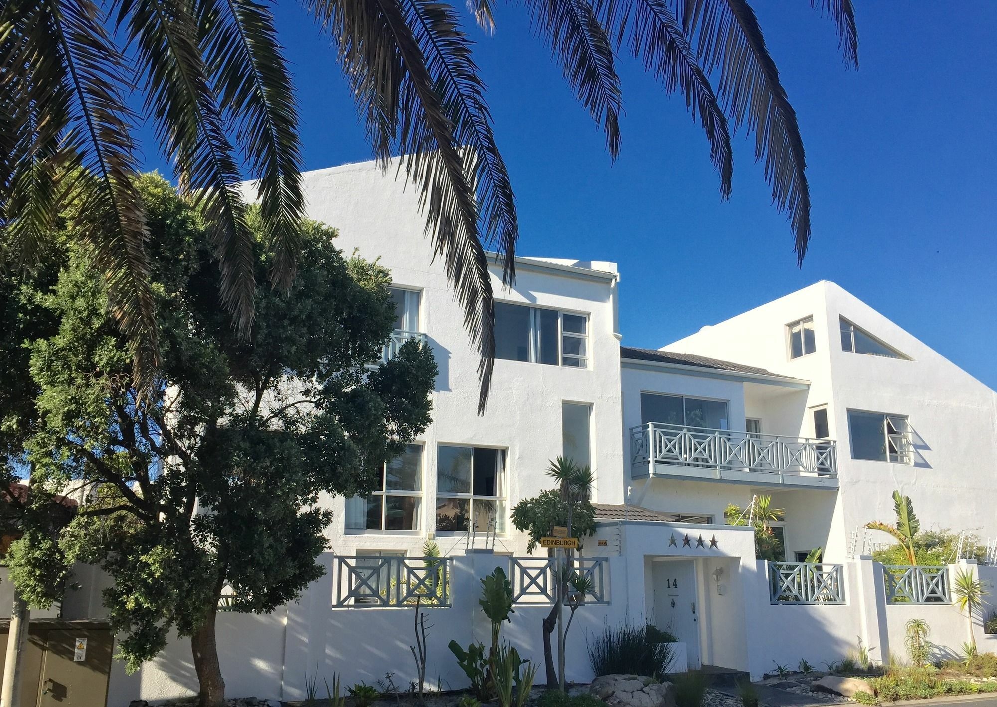 5 Options Guest House Bloubergstrand Esterno foto