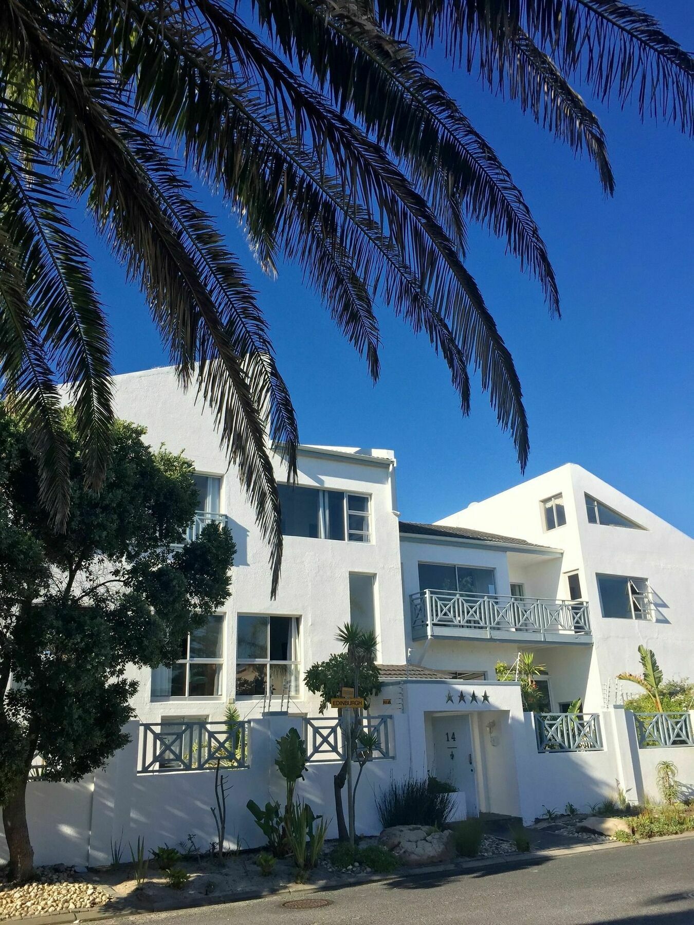 5 Options Guest House Bloubergstrand Esterno foto