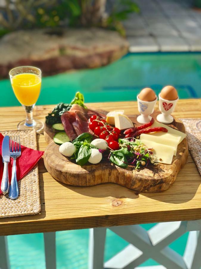 5 Options Guest House Bloubergstrand Esterno foto